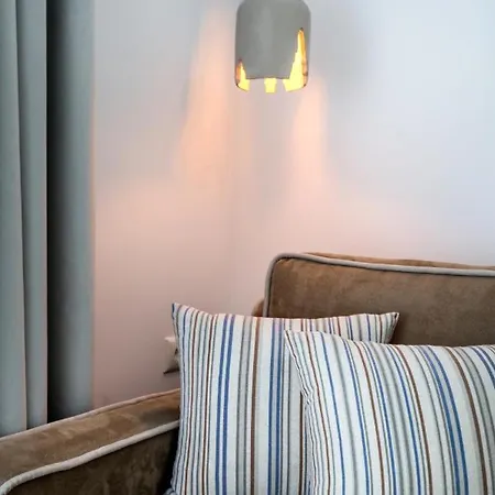 Linden Apartment Potos
