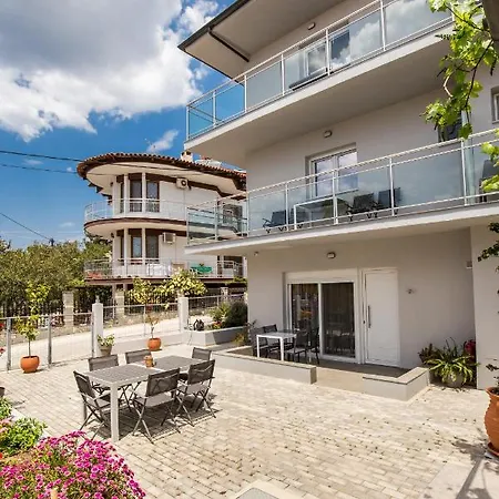 Linden Apartment